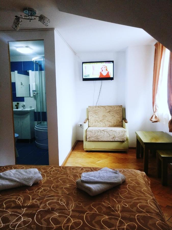 Bianca House Hotel Busteni Exterior photo